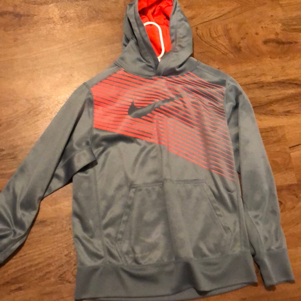 Boys Nike hoodie!! Therma-fit!